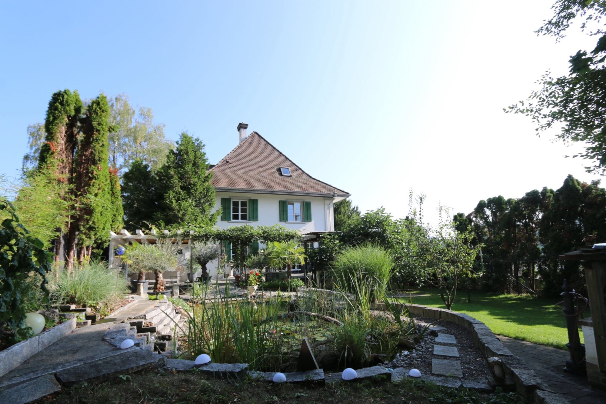 Mehr über den Artikel erfahren Lehrer und Lehrerinnen gesucht